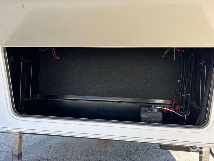 2013-keystone-laredo-la329re13-37ft.-t/a-fifth-wheel-travel-trailer-image-41