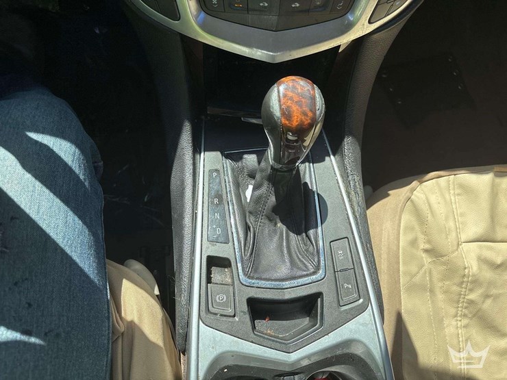 2010-cadillac-srx-image-16