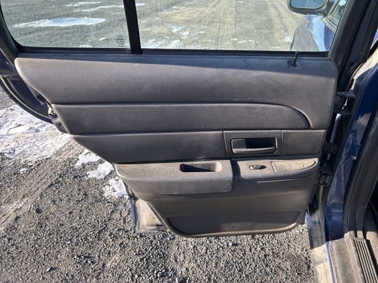 2004-ford-crown-victoria-sedan-image-24