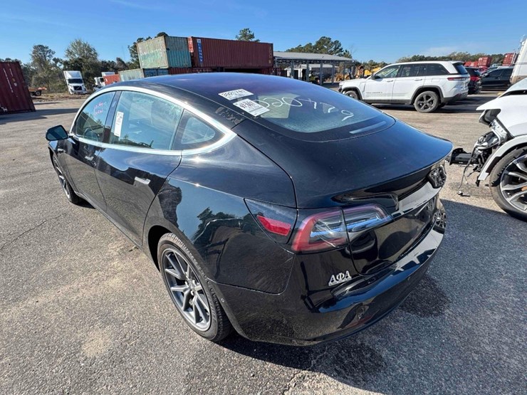 2018-tesla-model-3-image-3