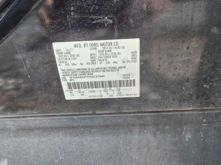 2017-ford-explorer-image-32