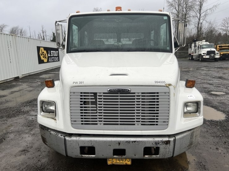 2000-freightliner-fl50-image-8
