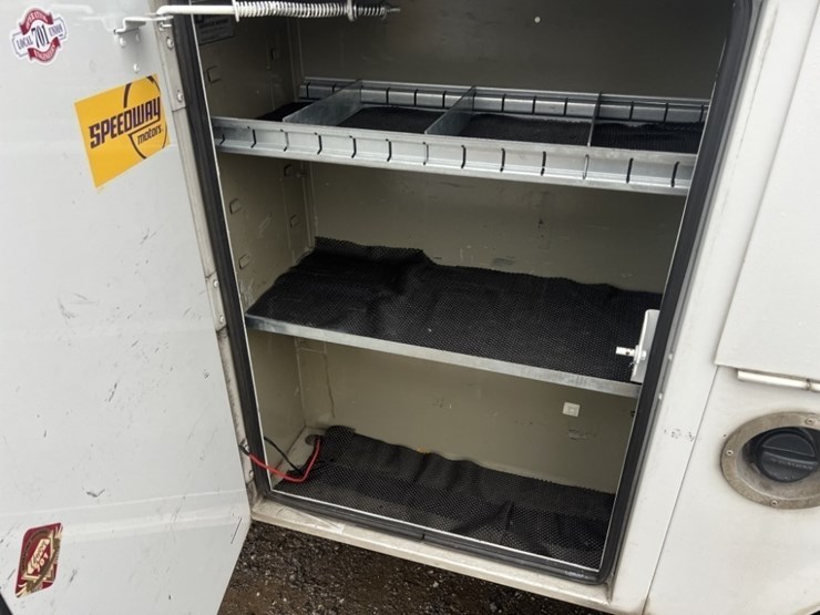 2012-gmc-sierra-utility-truck-image-20