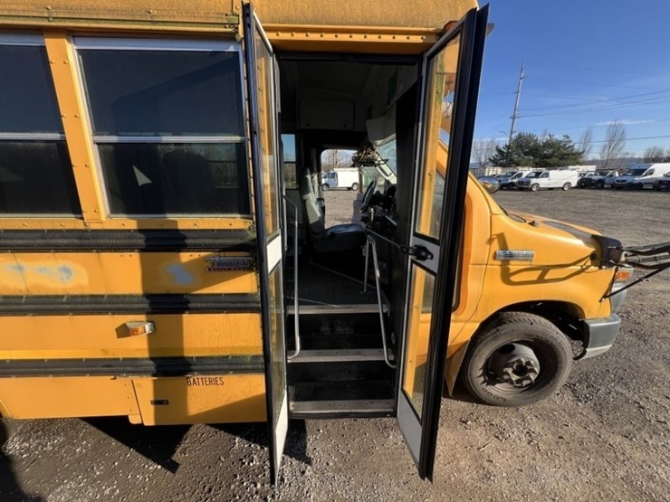 2008-ford-e350-sd-image-20