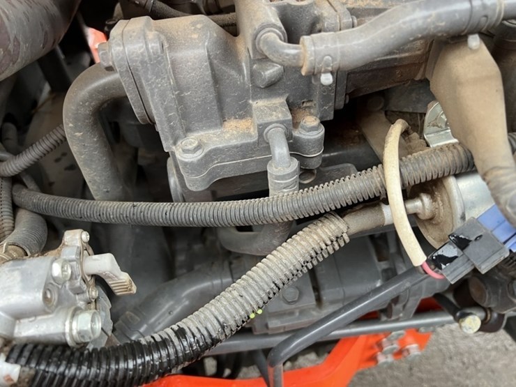 2014-kubota-l5460hst-4wd-compact-utility-tractor-image-15