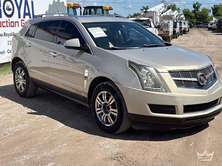 2010-cadillac-srx-image-2