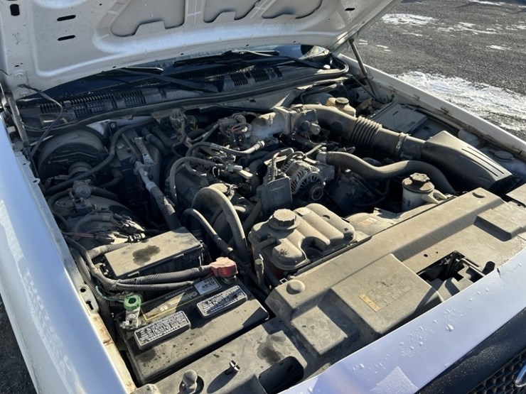 2009-ford-crown-victoria-sedan-image-38