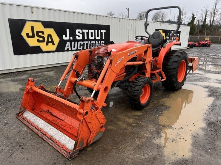 2014-kubota-l5460hst-4wd-compact-utility-tractor-image-1