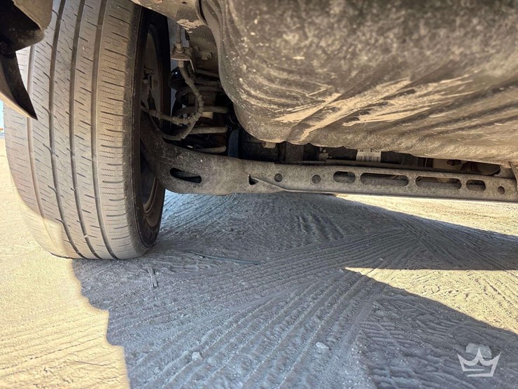 2016-chrysler-town-&-country-image-28