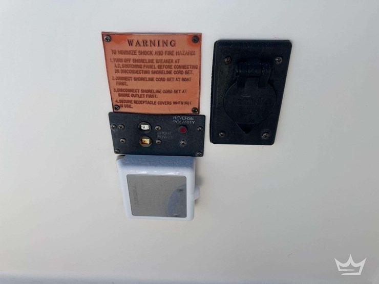 2008-regal-2565-express-cruiser-boat-with-t/a-continental-boat-trailer-image-49