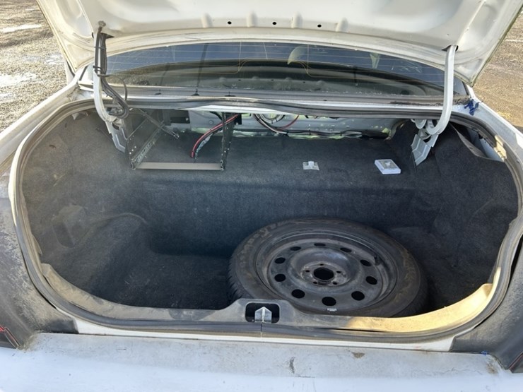 2009-ford-crown-victoria-sedan-image-35