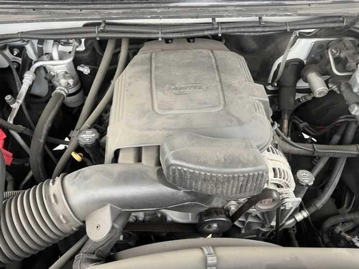 2012-gmc-sierra-utility-truck-image-19