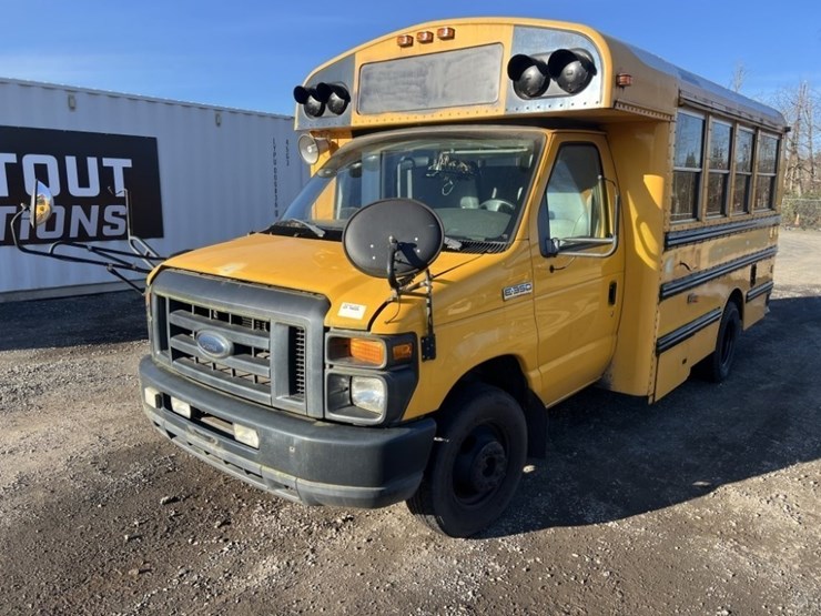 2008-ford-e350-sd-image-1