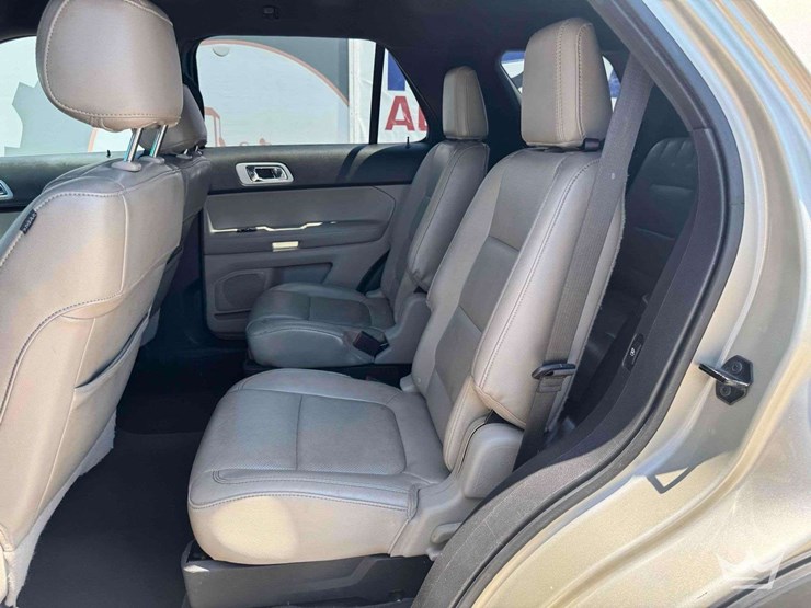2011-ford-explorer-limited-image-21