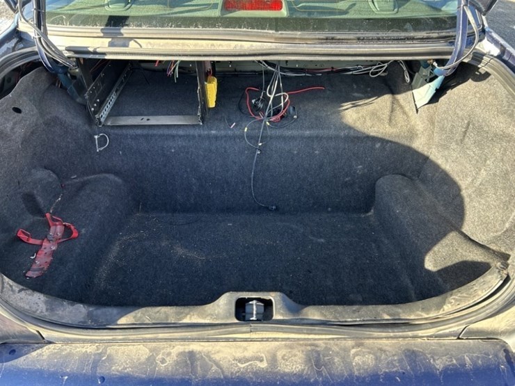 2004-ford-crown-victoria-sedan-image-26