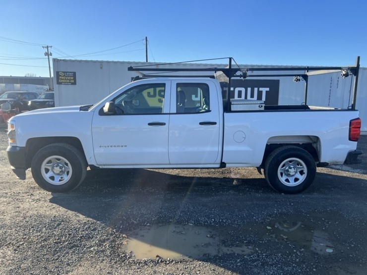 2017-chevrolet-silverado-crew-cab-pickup-image-7