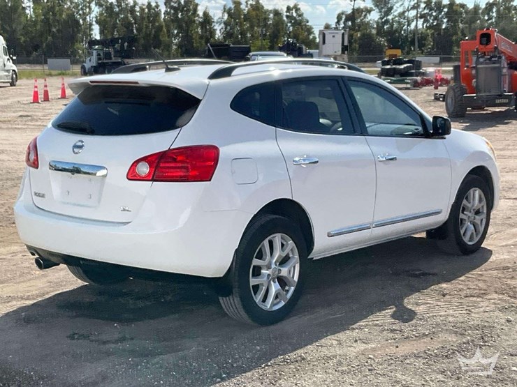 2011-nissan-rogue-image-3