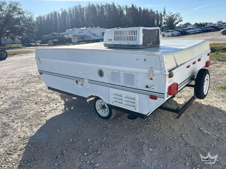 rockwood-freedom-pop-up-camper-image-4