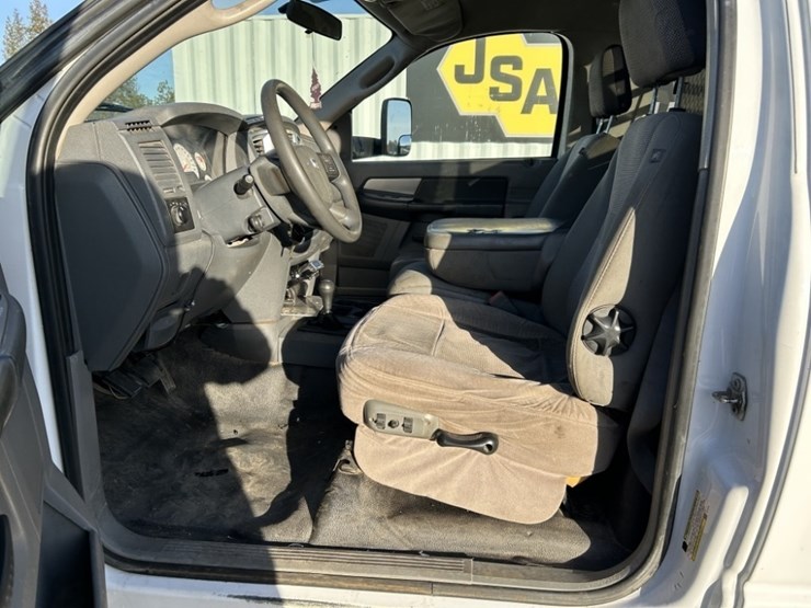 2008-dodge-ram-5500-image-13