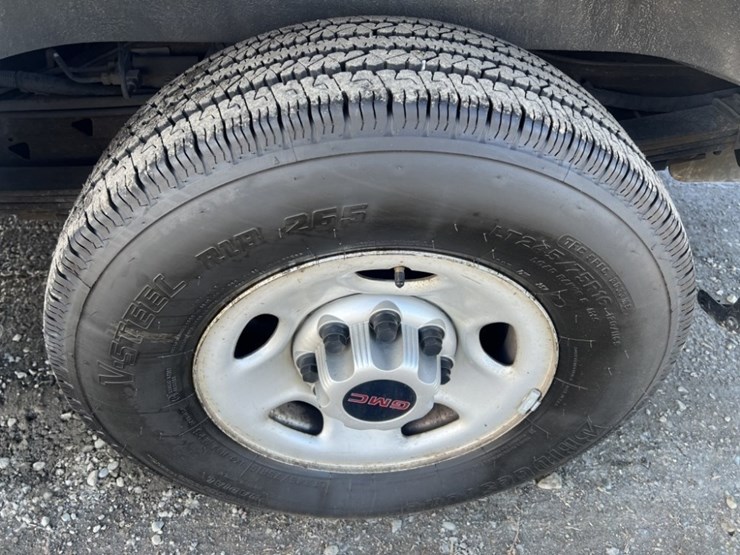 2019-gmc-savana-cargo-van-image-17