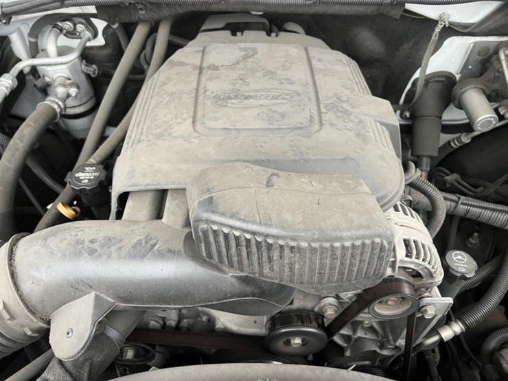 2012-gmc-sierra-utility-truck-image-14