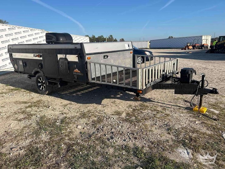 2017-columbia-northwest-somerset-evoluton-e3-pop-up-camper-image-2