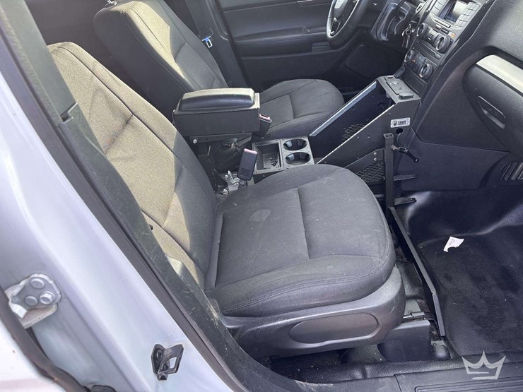 2017-ford-explorer-image-19