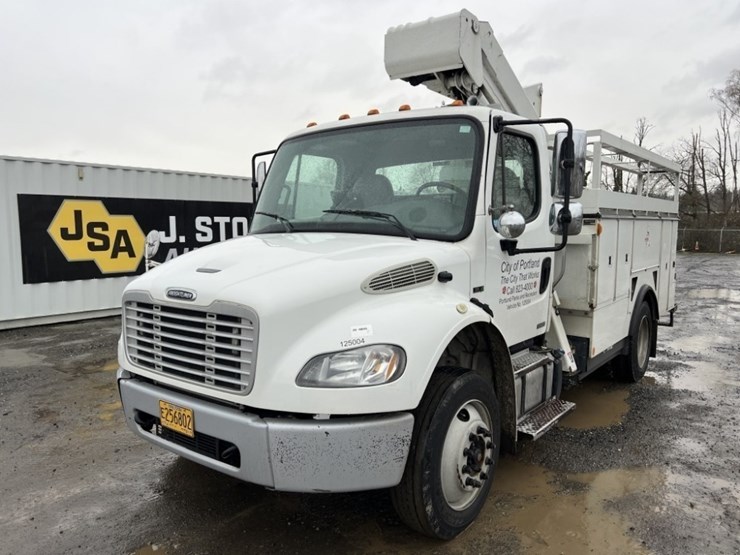 2012-freightliner-m2-bucket-truck-image-1