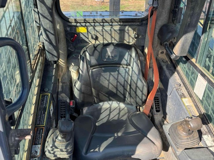 2017-deere-333g-image-10