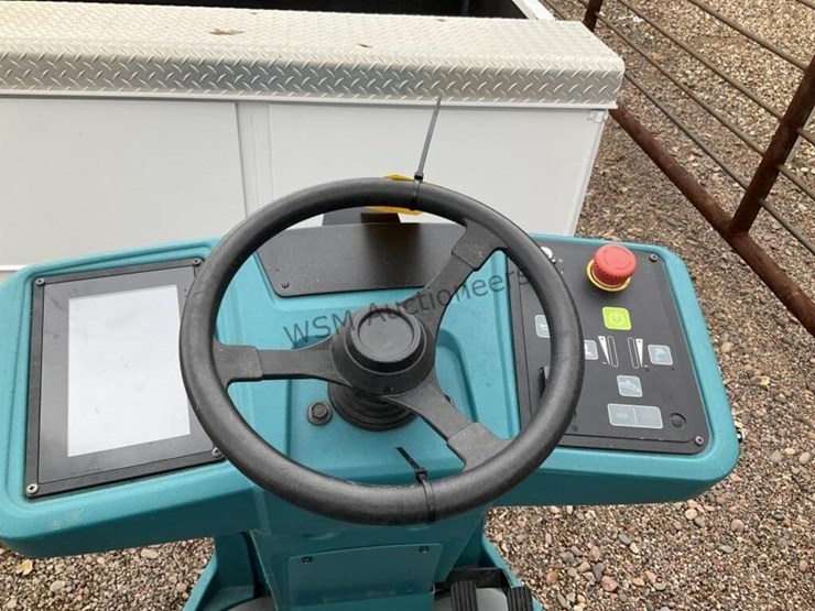 tennant-t7-amr-ride-on-sweeper-image-6