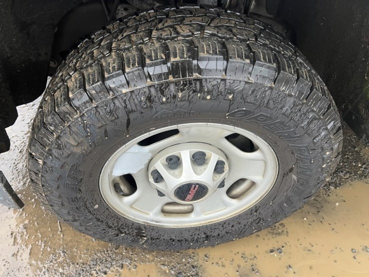 2015-gmc-sierra-crew-cab-4x4-pickup-image-14