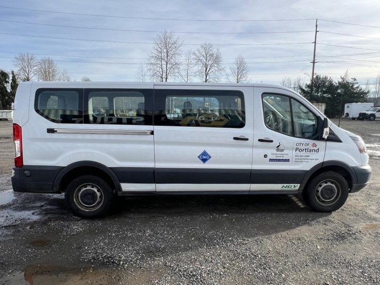 2017-ford-transit-image-3