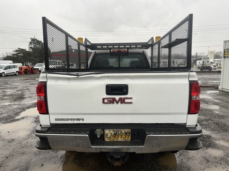 2015-gmc-sierra-crew-cab-4x4-pickup-image-5