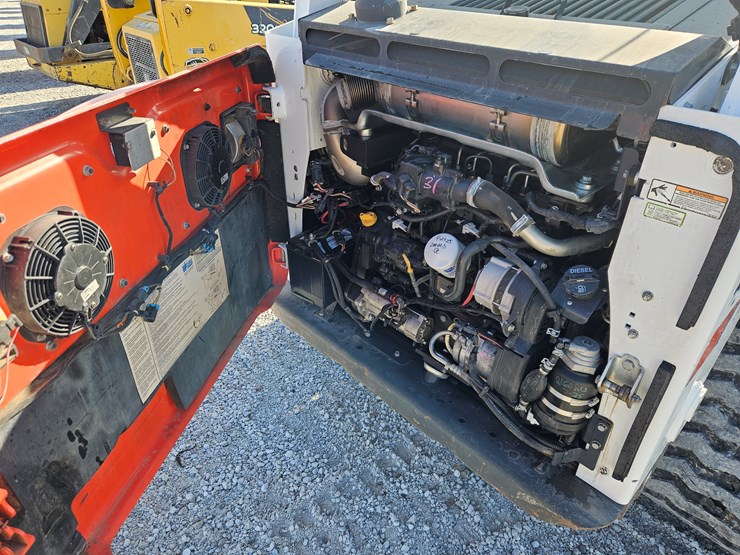 bobcat-t870-image-19