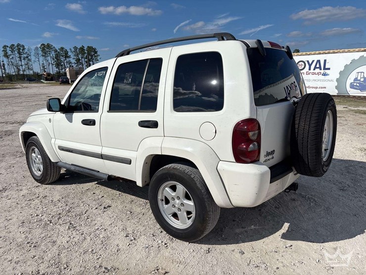 2007-jeep-liberty-image-4