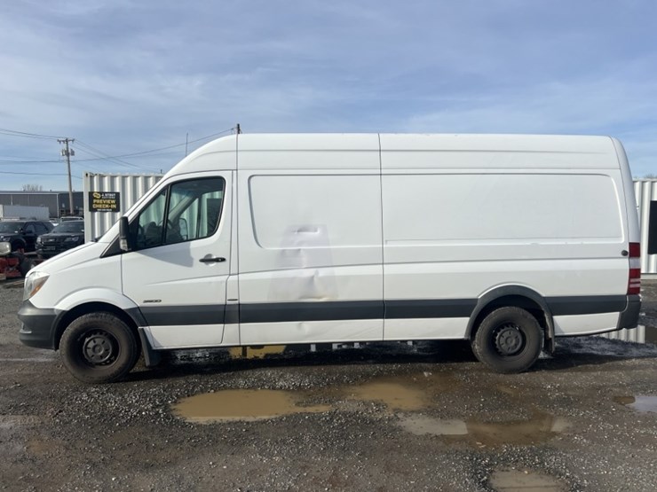 2016-mercedes-benz-sprinter-2500-image-7