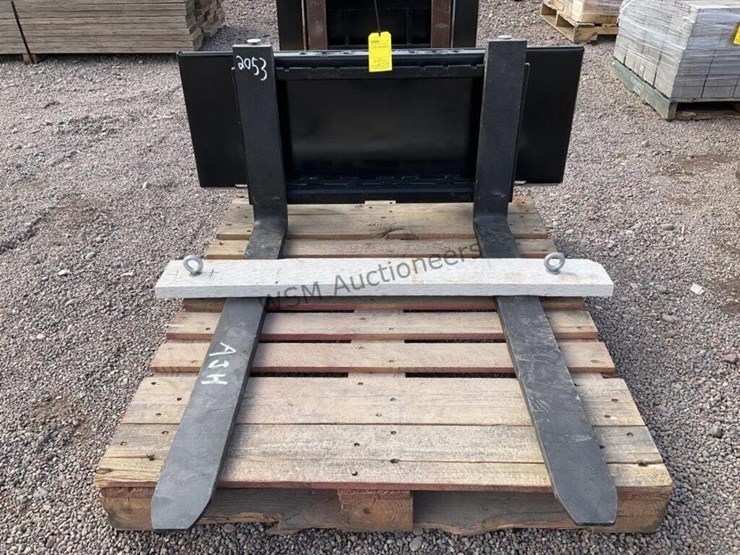 3ft-6in-skid-steer-forks-image-3