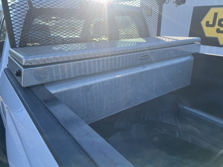 2017-chevrolet-silverado-crew-cab-pickup-image-20