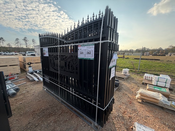 #8084-•-1-set-|-metal-driveway-gate,-deer-motif-image-2