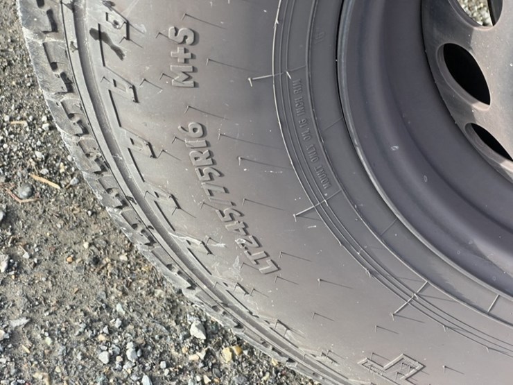 2016-mercedes-benz-sprinter-2500-image-15