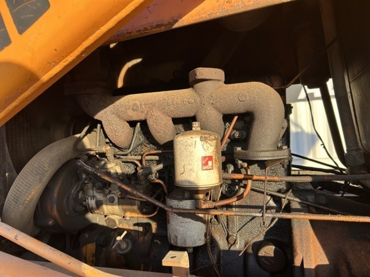 1976-case-580c-image-36