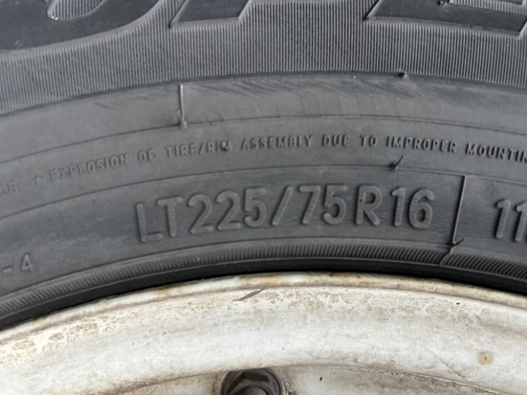 2011-chevrolet-express-paratransit-bus-image-33