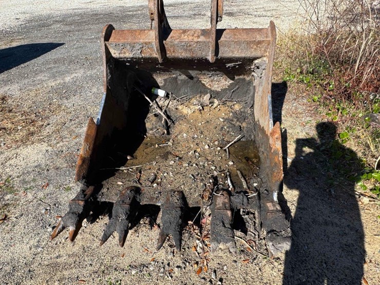 2013-volvo-ec220dl-image-8