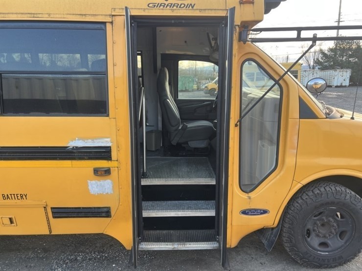2007-chevrolet-express-school-bus-image-19