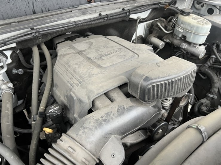 2012-gmc-sierra-utility-truck-image-13