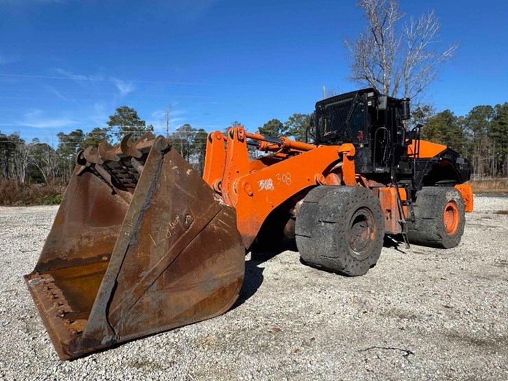 hitachi-zw370-6-image-1