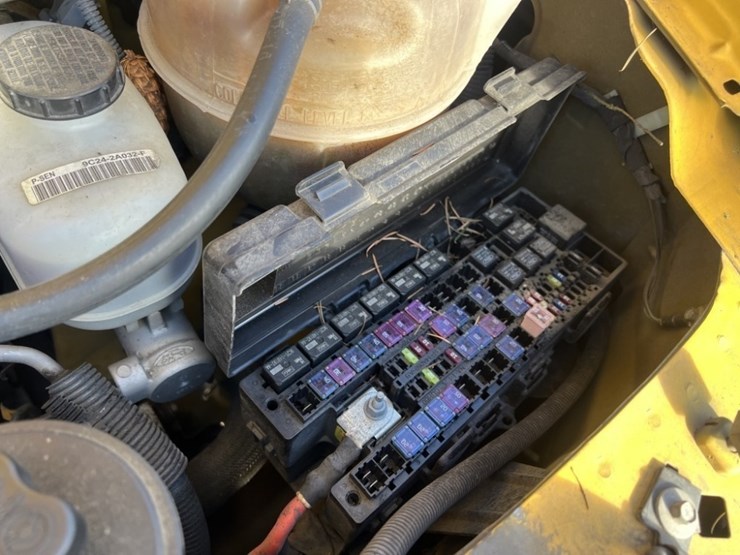 2013-ford-e450-sd-image-13