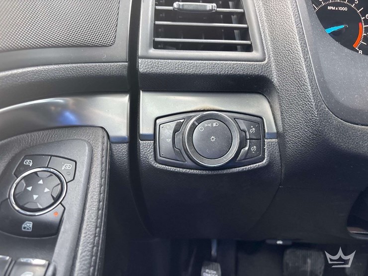 2017-ford-explorer-image-14