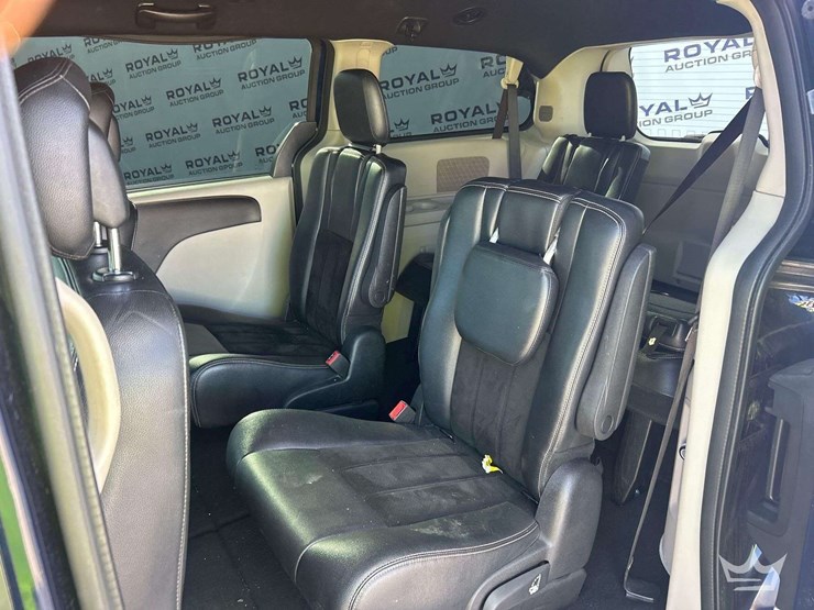 2017-dodge-grand-caravan-image-22