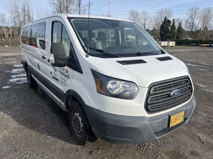 2017-ford-transit-image-2